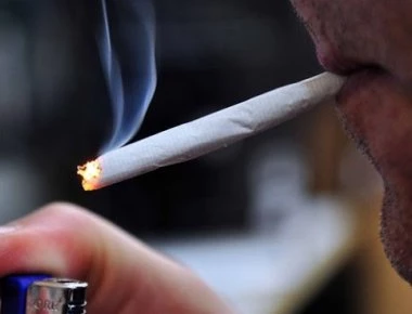 Αυτές είναι οι τροφές που βοηθούν τους πνεύμονες να «καθαρίσουν» από τη νικοτίνη